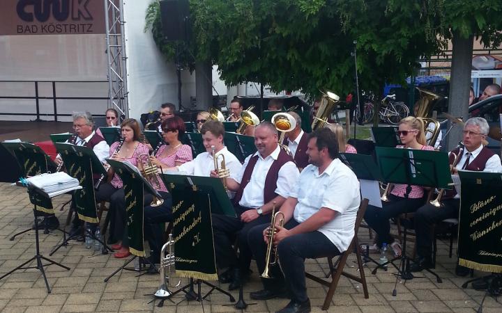 001_Bläservereinigung Wünschendorf zur Eröffnung des 36. Dahlienfestes auf der Kleinbühne Markt