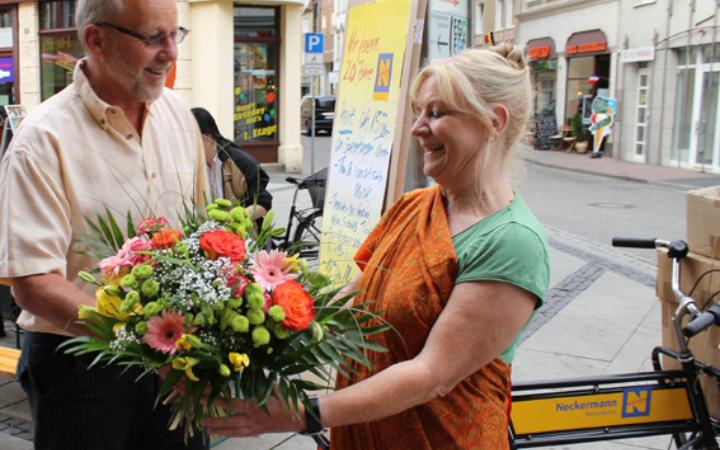 Das Neckermann Reisebüro feiert Geburtstag